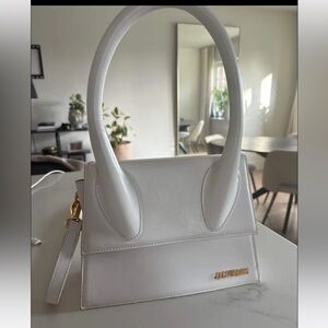 White jacquemus le grand chiquito